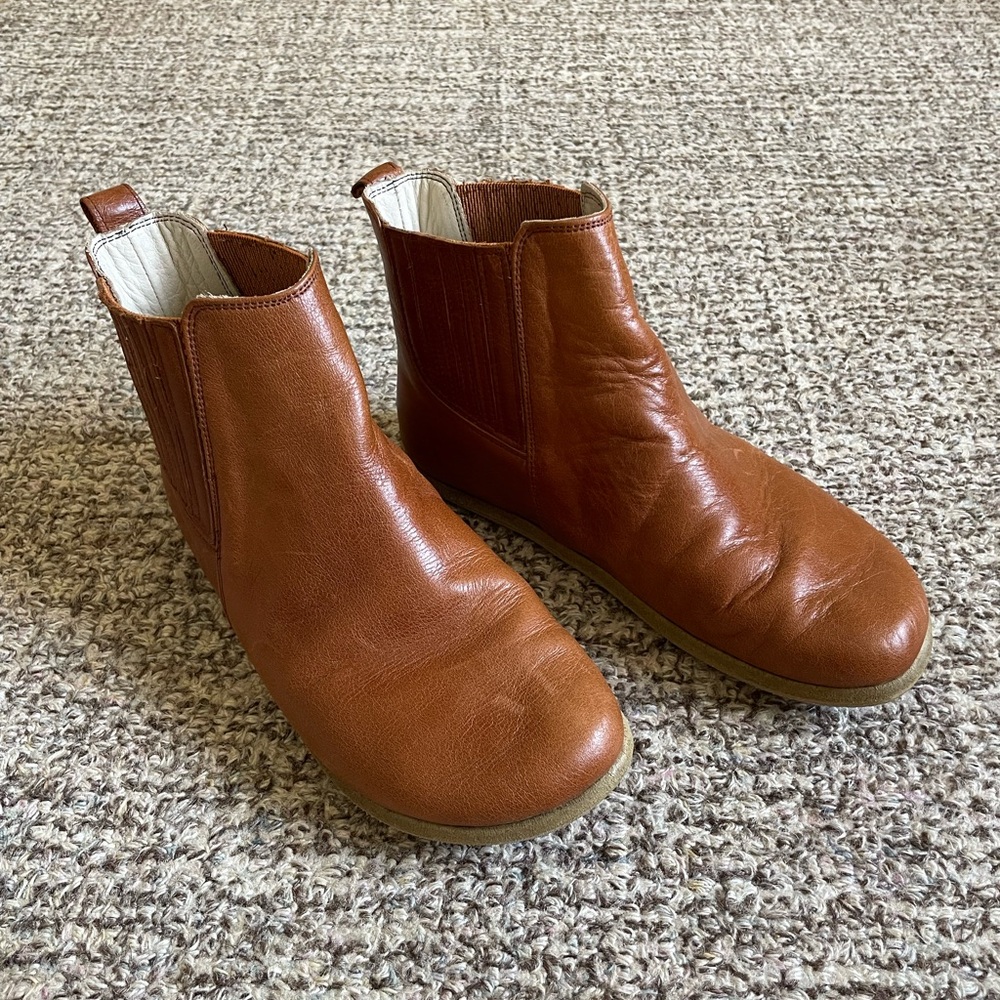Lila Chelsea barefoot minimalist boots by Anya